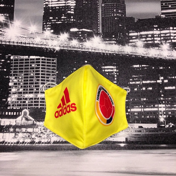 Colombia Mask - Picture 1 of 3